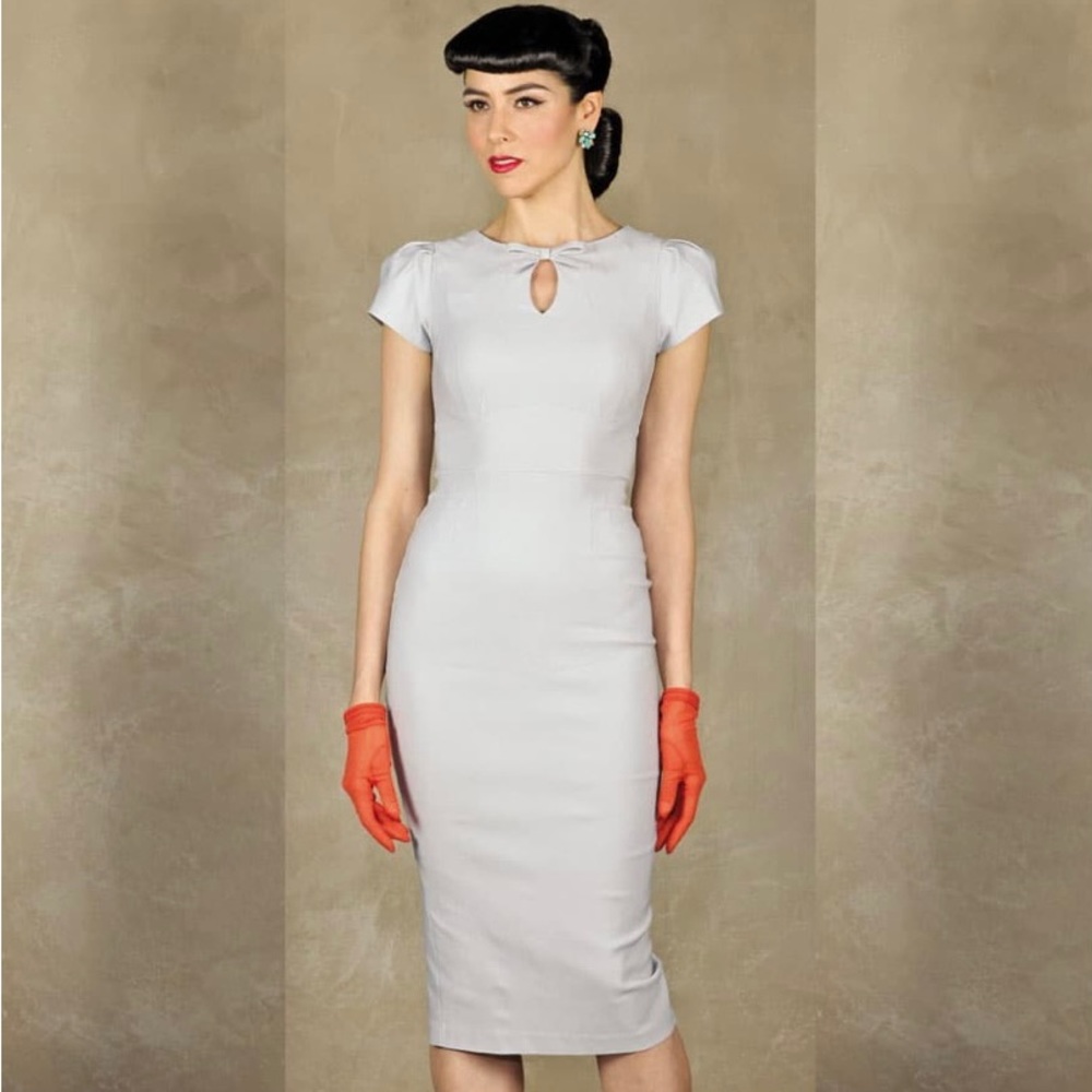 Stop Staring Evie Fitted Sheath in Dove Grey, NWOT
